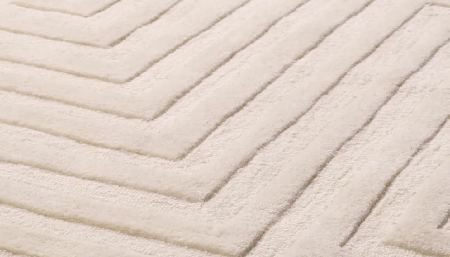 Breck 200 X 300cm Patterned Rug in Ivory