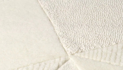 Osumi 200 X 300cm Patterned Rug in White