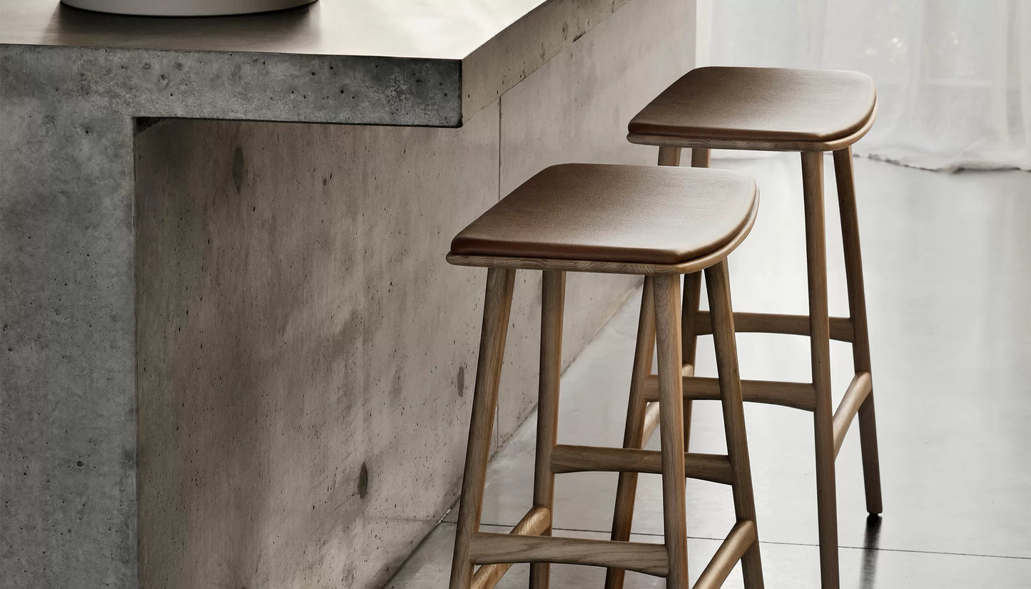 Osso Counter Stool in Leather