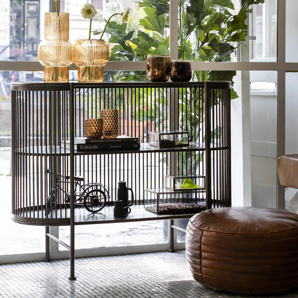 Yinthe Small Display Unit - Black