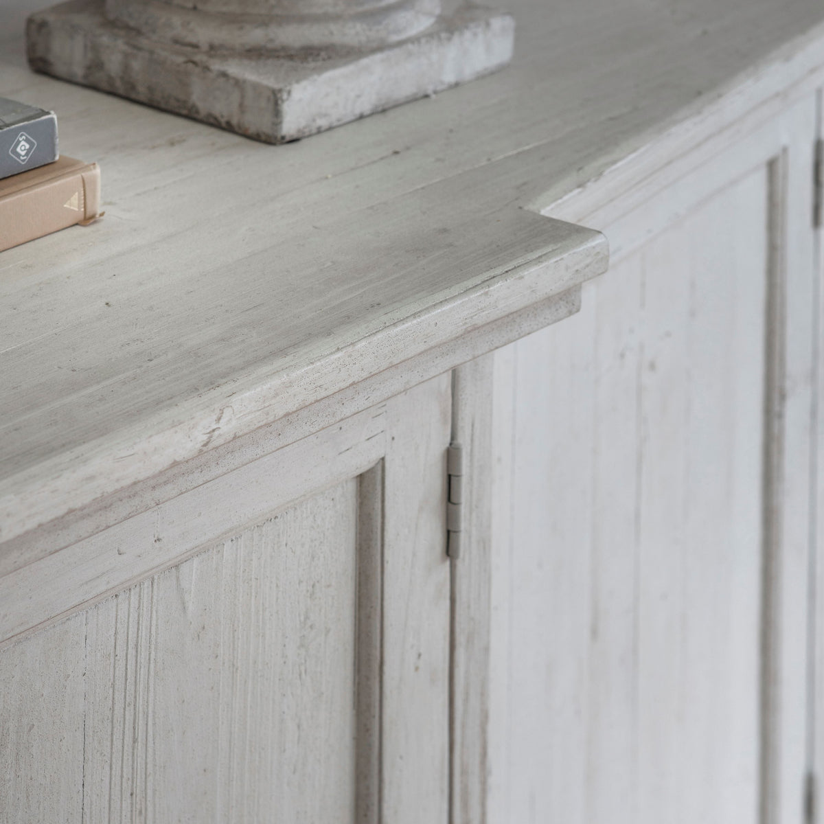 Loumarin White Sideboard — view 4